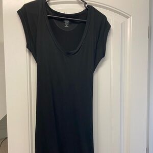 Great black cotton travel dress with optional belt.